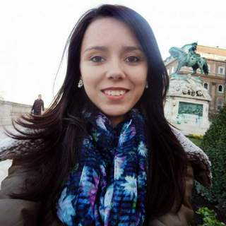 Nyfiken kvinna söker äkta kemi i Stockholm